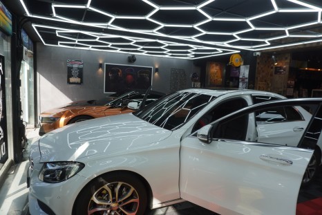 W205 C클래스 12.3인치 해외직구 모니터 MNG 설치전 EWS체크 풀어 주세요 듀얼파크라 순정 GPS케이블 사용 연결 AUX 코딩까지 함께 시공 받을수 있는 곳 말해 뭐해 ~