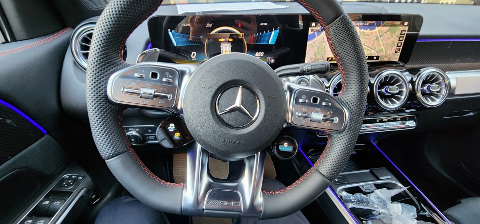 벤츠 GLB35AMG 차량에 순정 어라운드뷰 시공