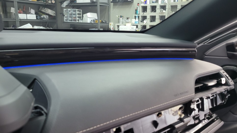 렉서스 ES 어라운드뷰와 엠비언트 광량업 시공 - 딥블루 / 성남,분당,판교