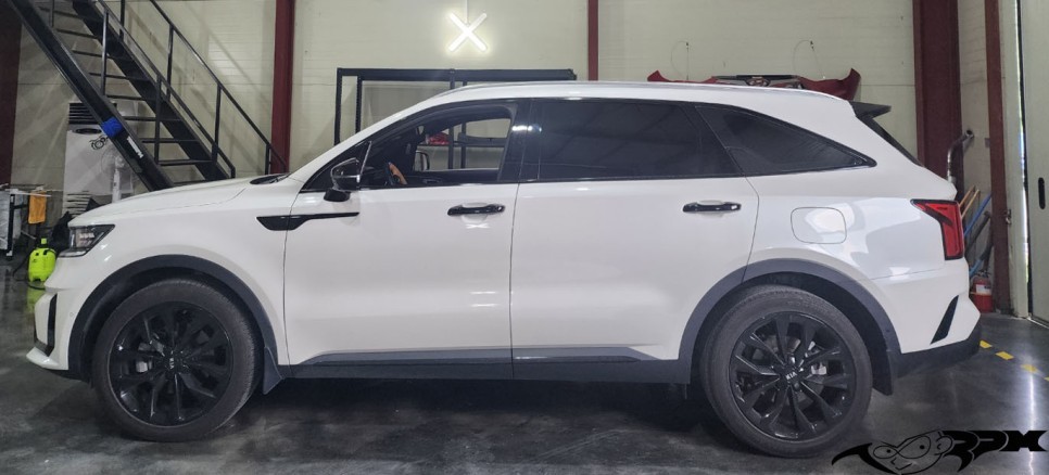 청주랩핑 7000rpm 기아 쏘렌토 3m2080 블랙 유광 투톤 랩핑 시공 / 청주, 오창, 진천, 세종, 대전, 천안