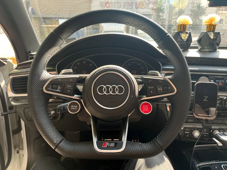 아우디 A7 디컷 핸들 + R8타입 버튼 생성 + 기어봉 교체.