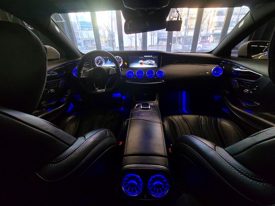 벤츠 S63 AMG 쿠페 송풍구 엠비언트 세트. 벤츠 엠비언트 라이트의 기본.