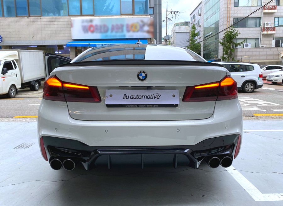 BMW G30 5시리즈 LCI 디퓨저 그릴 패키지. 디퓨저와 머플러팁 교체로 확실한 변화.