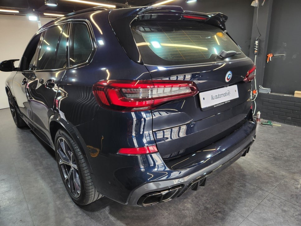 BMW G05 X5 LCI 블랙팩 머플러 디퓨저 교체 작업 50i 타입