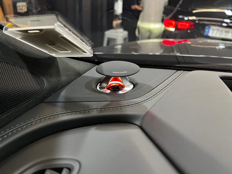 아우디 Q7 업다운 트위터 엠비언트 연동.