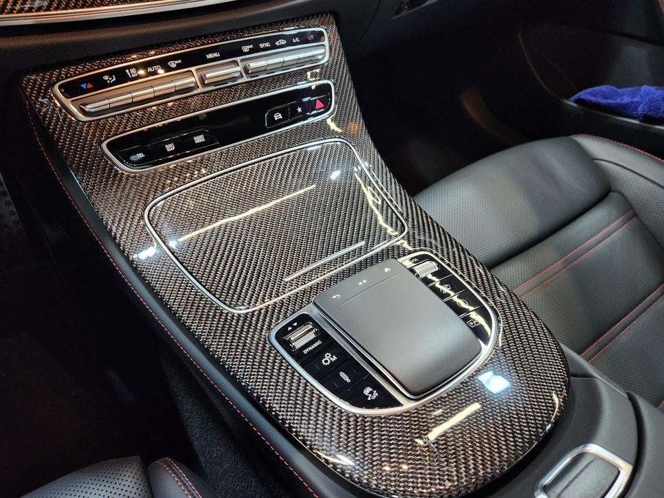 벤츠 E클래스쿠페 카본 인테리어 교체하기.