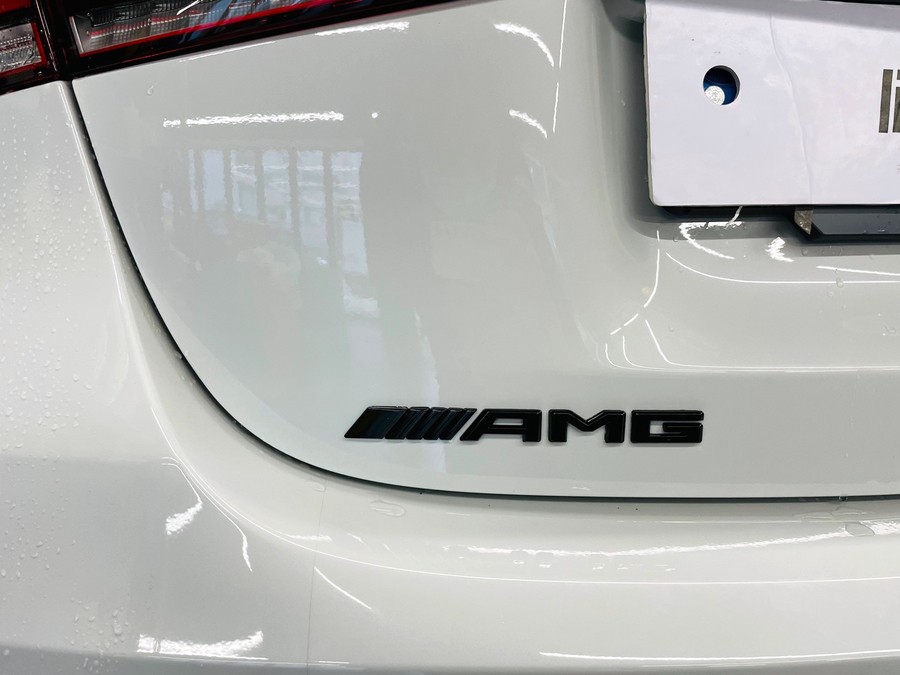 벤츠 W177 A45 AMG 블랙팩 엠블럼 패키지. 블랙 엠블럼의 매력.