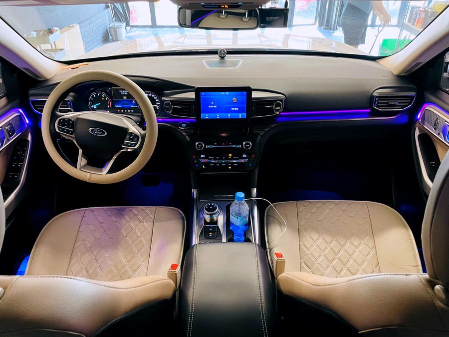 포드 익스플로러 리츠 스마트 엠비언트 인테리어 패키지. 인테리어 완성시키는 엠비언트.