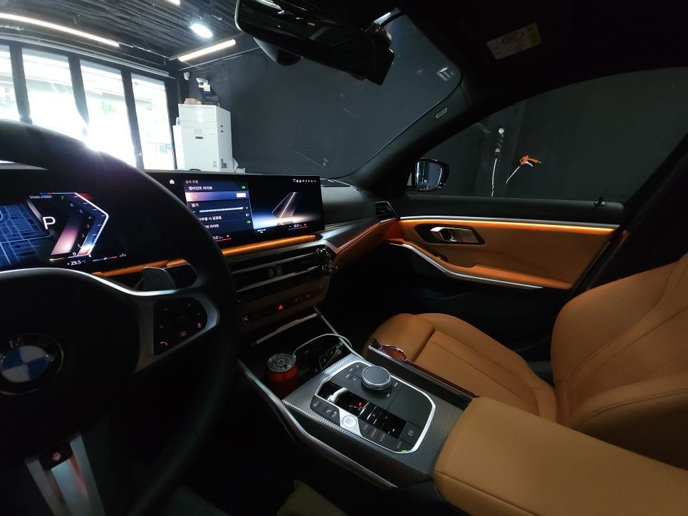 BMW G20 3시리즈 LCI 페이스리프트 액티브 엠비언트.