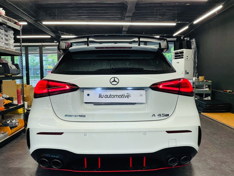 벤츠 W177 A45 AMG 블랙팩 엠블럼 패키지. 블랙 엠블럼의 매력.