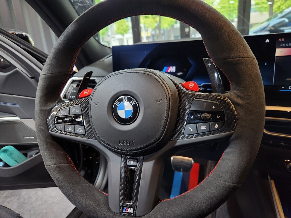 BMW G20 3시리즈 M1M2 버튼 설치 + 퍼포먼스 카본 핸들.