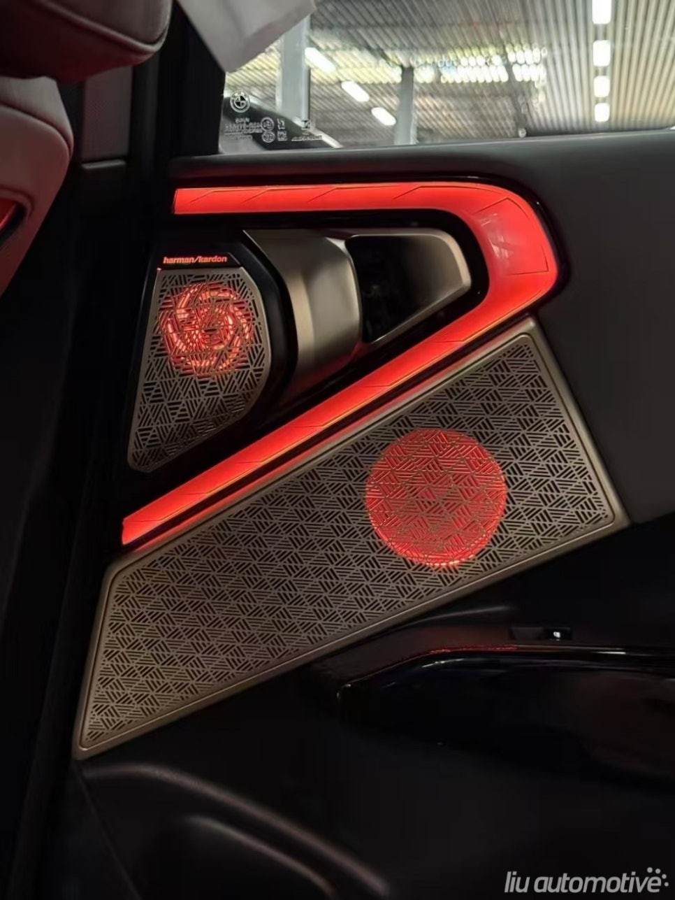 BMW 신형 X3 G45 엠비언트 스피커 확장 패키지.