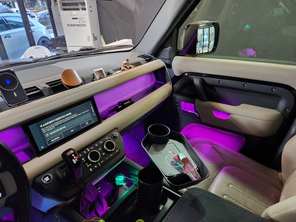 랜드로버 디펜더 엠비언트 옵션 시공기.