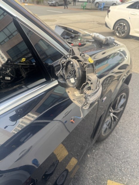파주 사이드미러파손 BMW X5 하우징 교체 수리 현장 / 경기 파주