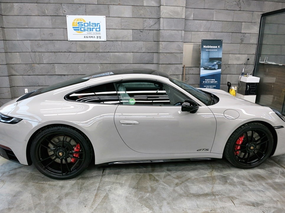 포르쉐 911 GTS 크레용, 수원 솔라가드 볼텍스 IR 비금속 광교 썬팅