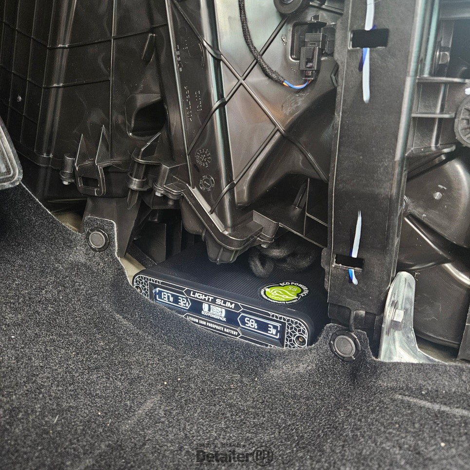 울산 테슬라 모델3 하이랜드 블랙박스 보조배터리 요크핸들 / 울산 북구