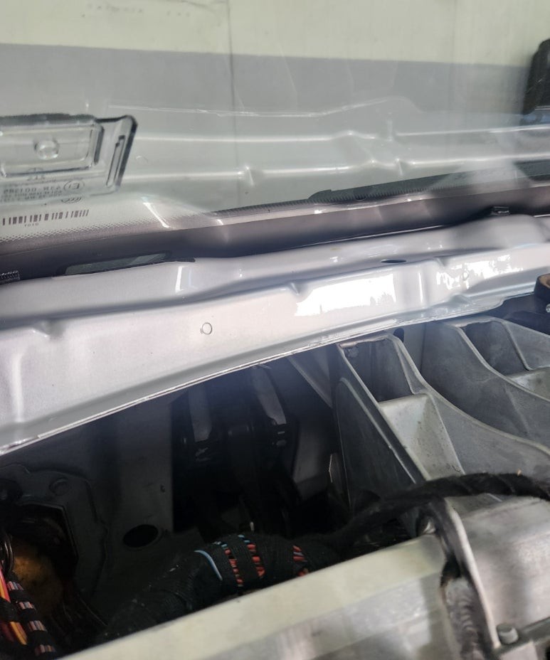 벤츠C클레스 W204 실내 냄새? 원인은 바닥 플로어 매트!!
