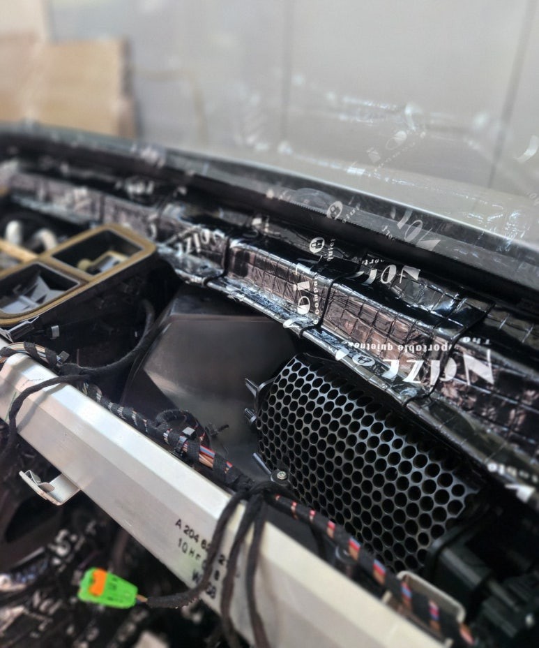 벤츠C클레스 W204 실내 냄새? 원인은 바닥 플로어 매트!!