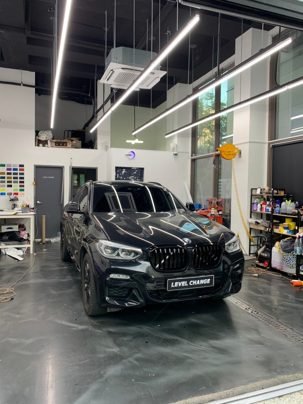 BMW X4 하단 회색 몰딩 크롬 죽이기 시공기 / 서울 중랑구
