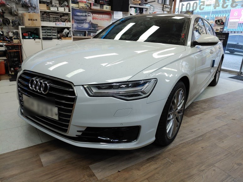 아우디 A6 아이나비 X1 고장 화면안나옴 탈거후 M2C 200A 아틀란3D 안드로이드 네비게이션 설치 및 포스제로 블랙박스 보조배터리 장착 , 시공 by 용인 블루존