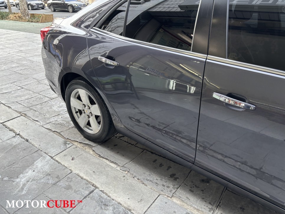 말리부수리 리어 도어 판금 도색으로 깨끗하게 / 마포구 성산동