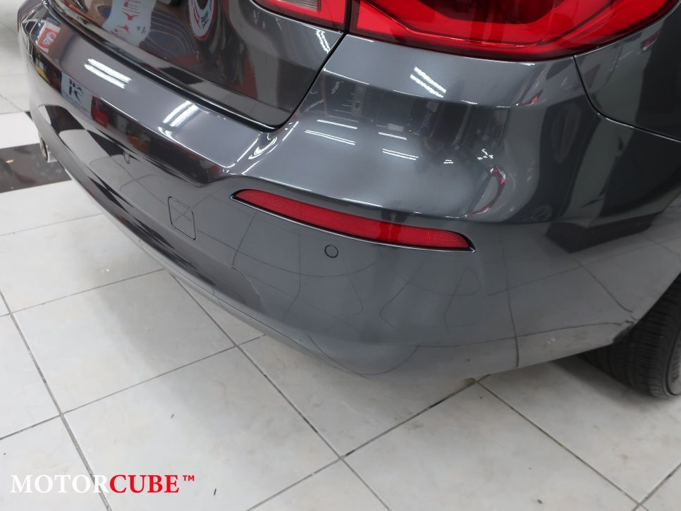 BMW범퍼 손상 판금 도색으로 카 메이크업 완성