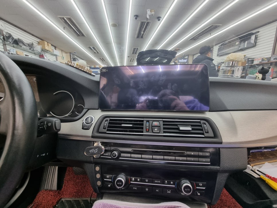 자동차시공 전문점 오토갤러리 BMW 5시리즈 안드로이드 매립 리뷰후기 포스팅.