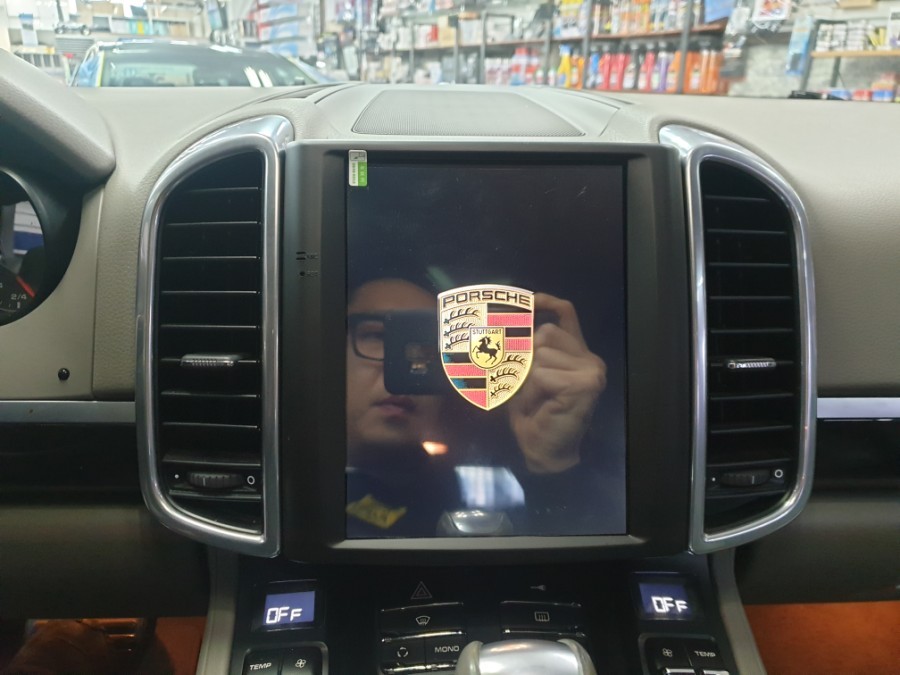 포르쉐 카이엔 전용 안드로이드 8.1ver 올인원 네비게이션 오토갤러리 강력 추천