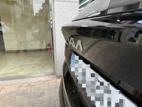 기아 MQ4 쏘렌토 신형 엠블럼으로 싹 교체했어요! 전면 그릴, 후면 엠블럼, 레터링, 에어백, 휠캡까지~~아자동차 MQ4 쏘렌토 구형에서 신형 엠블럼 교체방법 알아보기