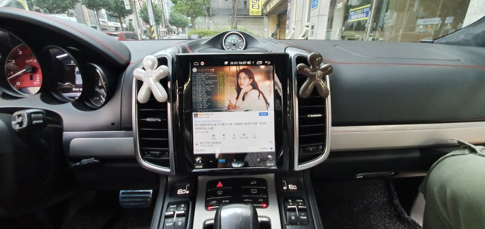 포르쉐 카이엔GTS 블로그를 보시고 안드로이드 올인원 장착을 위해 오토갤러리를 찾아주셨어요~~~