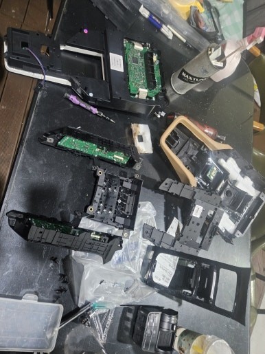 [PORSCHE] 뉴 카이엔 PO958 을 20년식 최신형 카이엔 PO536으로 컨버전을 한다고? 낭만무역 카이엔 신형개조 작업기 내부 인테리어편 / 충청 금산