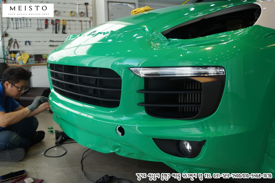 포르쉐카이엔 유광켈리그린 전체랩핑 / 성남시 중원구 여수동