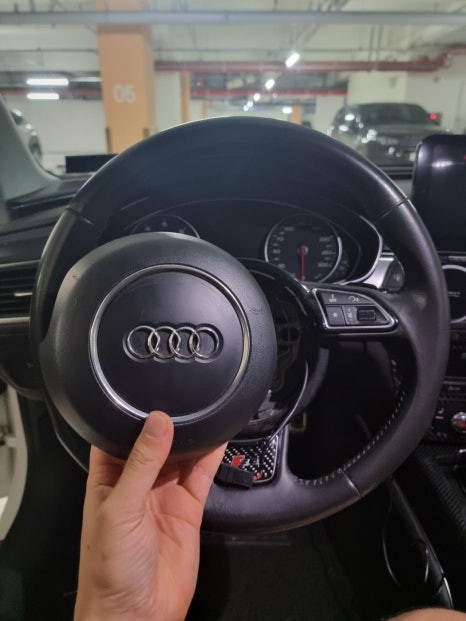 Audi A7 기본 D컷 핸들 / 전남 여수