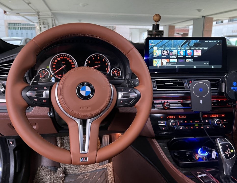 BMW 535i 브라운가죽 M핸들 시공