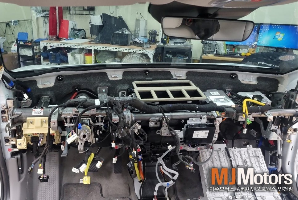인천 아이오닉6 허드 HUD 헤드업디스플레이 옵션 현대모비스 순정 부품 업그레이드 튜닝 작업 / 인천, 미추홀 주안동