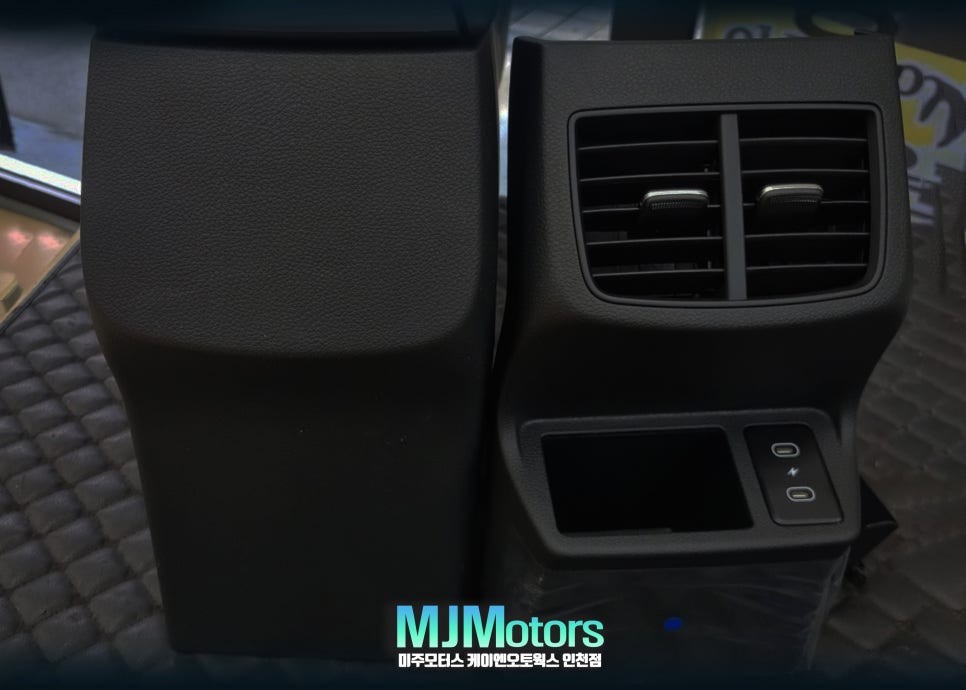 인천 기아 셀토스 트렌디 엔트리사양에 2열 에어벤트 C타입 더블 충전 소켓 추가 작업 / 인천, 미추홀 주안동