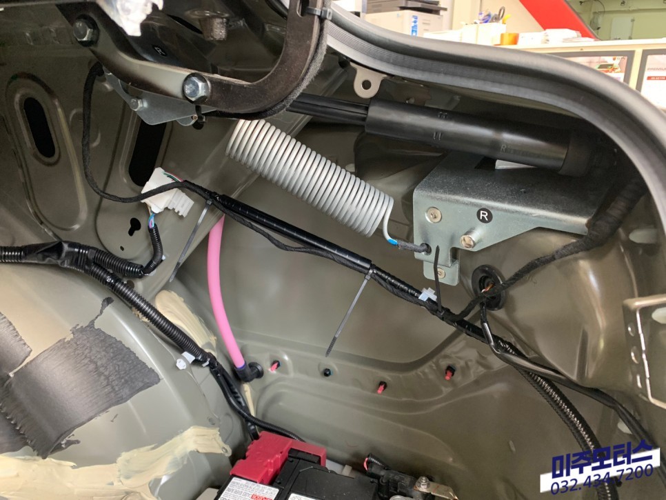 토요타 캠리 하이브리드 순정형 전동트렁크 시공 후기 / 인천, 미추홀