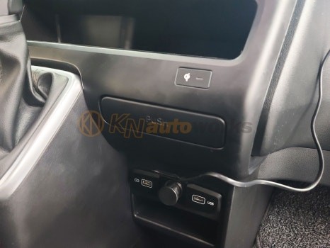 순정 옵션 작업으로 장착된 스타리아 슬라이딩 컵홀더! / 남양주시 오남읍