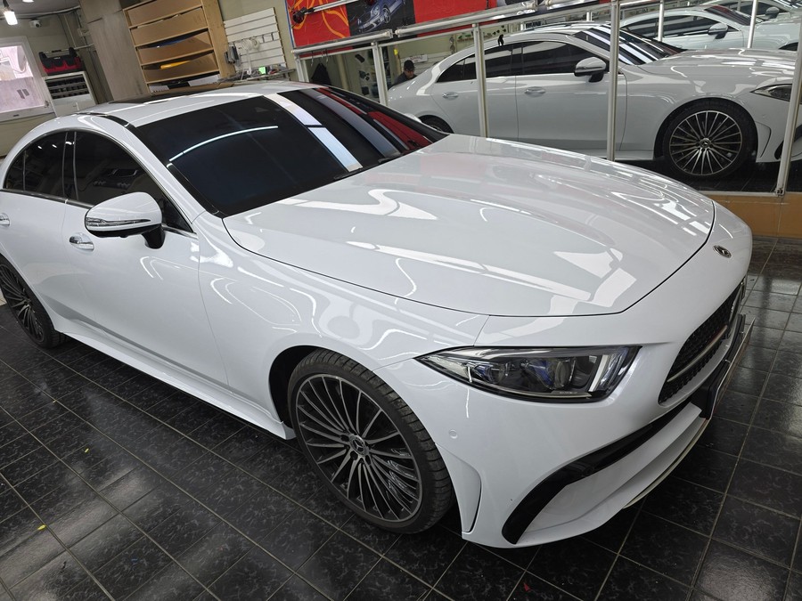 일산 덕이동 cls450 화이트 고광택필름으로 랩핑으로 도장면 같은 느낌 시공