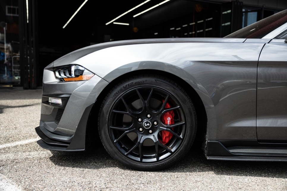 [포드 머스탱 2.3T 에코 부스트] 쉘비 GT500 스타일 바디킷 + 캘리퍼 도색 + 커스텀 가변 배기 / 포드 / 머스탱 / 부산 기장군