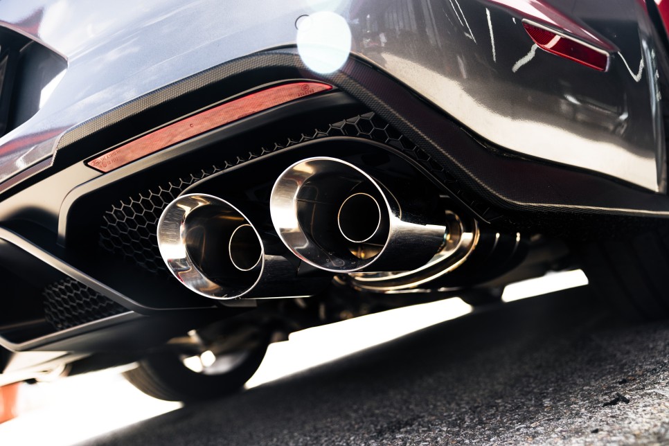 [포드 머스탱 2.3T 에코 부스트] 쉘비 GT500 스타일 바디킷 + 캘리퍼 도색 + 커스텀 가변 배기 / 포드 / 머스탱 / 부산 기장군