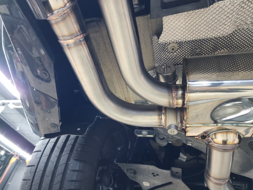 [BMW U11 X1 M35i] 커스텀 듀얼 가변배기 (배기 구조변경 대행)