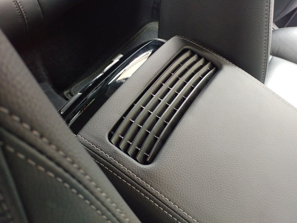 핫 아이템!!! 국내1호 혼다어코드 차량 순정형 공기청정기 장착하기.