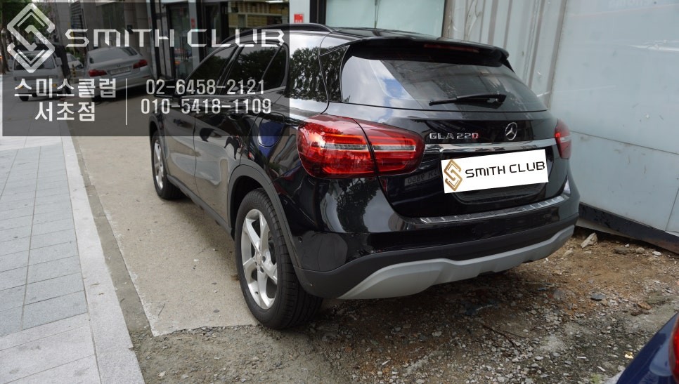 Benz GLA220D차량 막힌길도 척척 알려주는 "T-Link" 서비스가 가능한 "아이나비X1 CUBE" 순정 터치연동.
