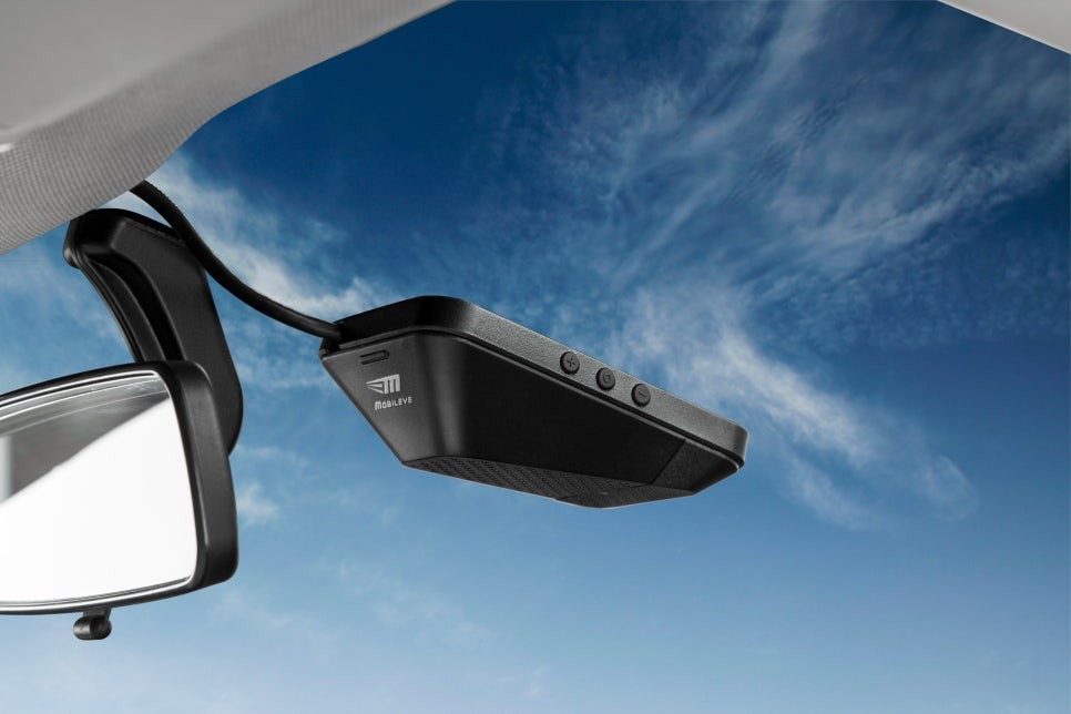 전 세계 독보적인 첨단 운전자 지원시스템 &quot;MOBILEYE630&quot; 아우디A6 차량 장착.