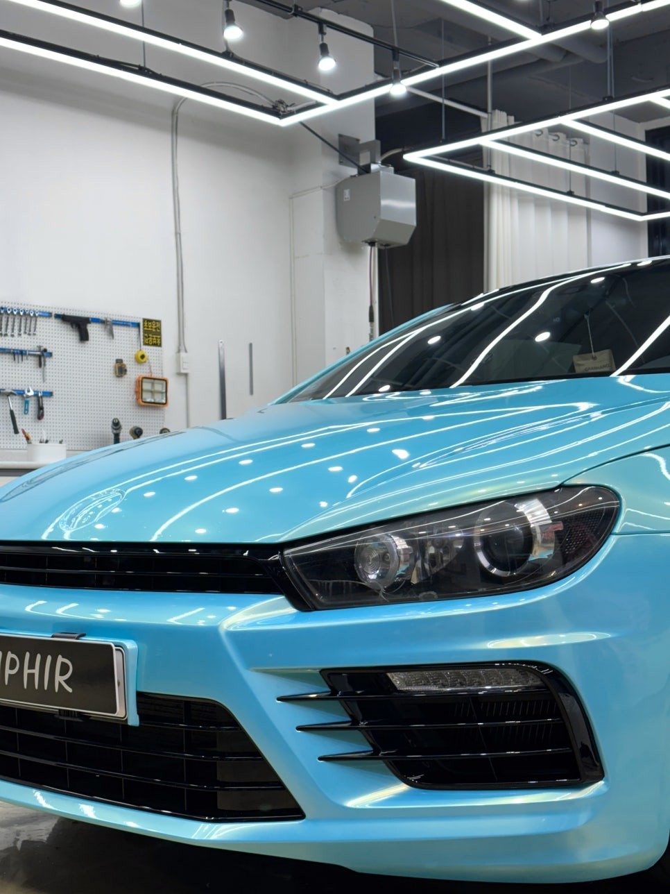 폭스바겐의 총알 시로코 R 코랄 블루 랩핑 작업. 김포. 검단. 일산 랩핑 / 경기 김포