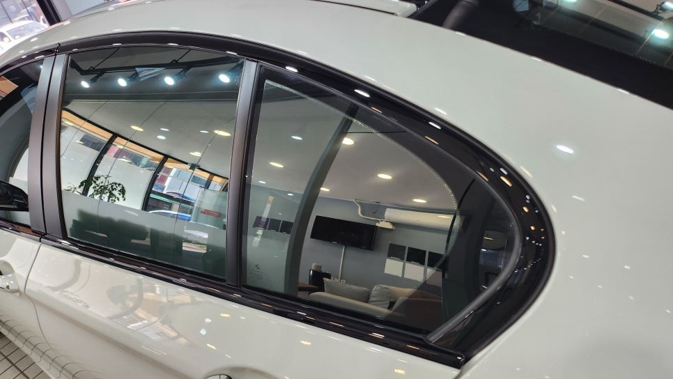 수원 루프스킨 BMW 530i 화이트 색상차량엔 블랙!  탑폴리에 루프스킨, 크롬죽이기!