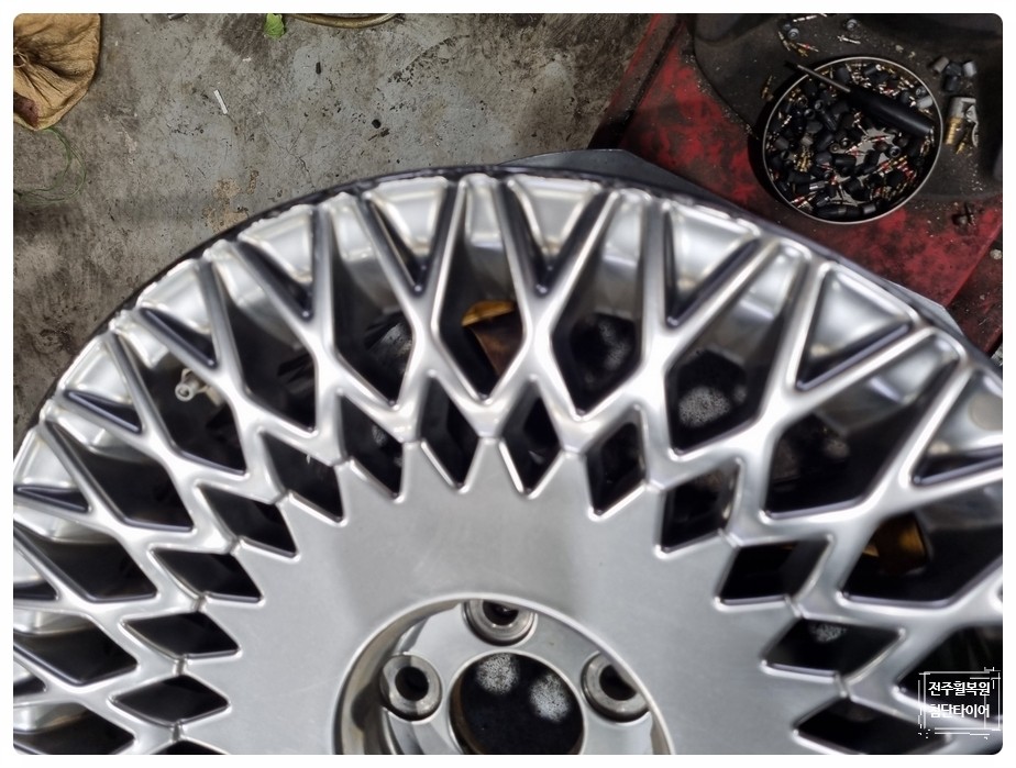 [전주 휠복원 첨단타이어] 제네시스 G90 순정19인치 복원휠교체튜닝! / 전주