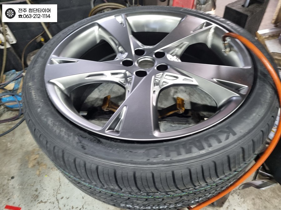 [전주김제 휠복원 첨단타이어] 제네시스GV80 순정22인치 휠스크래치/휠긁힘/타이어 손상,파스->순정22인치 복원휠튜닝+2654022 금호타이어 HP71 교광주 휠복원 대전휠복원 / 전주