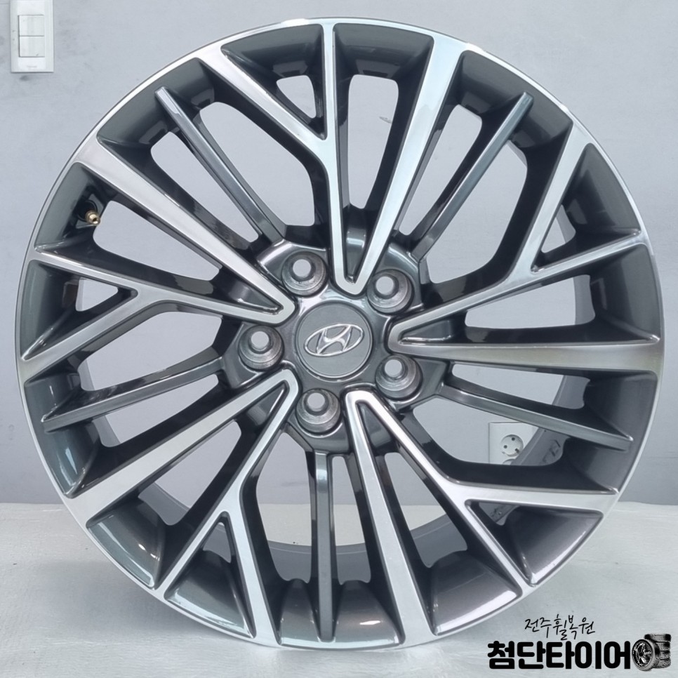 [전주 휠복원]올뉴투싼 TL 순정18인치 휠복원 남원부안휠복원,정읍익산김제휠복원, 군산휠복원, 광주대전휠복원, 충남충북휠,전주휠타이어,목포여수휠복원,전주휠튜닝,전주휠도색 / 전주